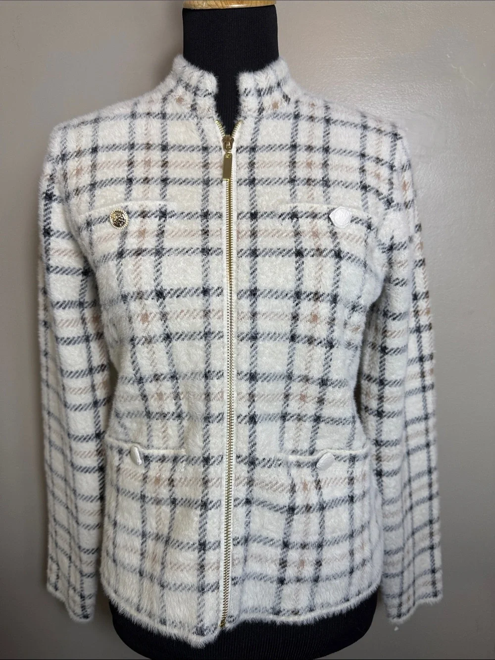 Tahari Cream Plaid Zip-Front Fuzzy Eyelash Sweater Jacket Sz M NWOT